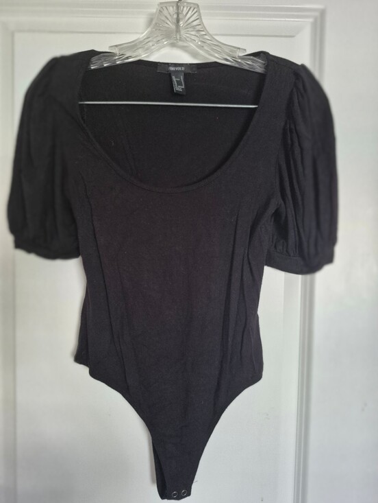 Forever 21 Tops - Forever 21 Black Puff Sleeve Scoop-Neck Bodysuit